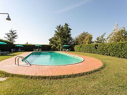 Apartment in Tuoro sul Trasimeno With Pool