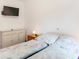 Serene Holiday Home in Naumburg near River