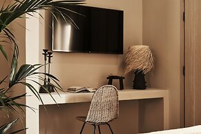 Amyth of Mykonos Agios Stefanos