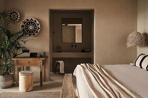 Amyth of Mykonos Agios Stefanos