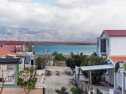 Quaint Apartment in Vir near Sea