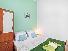 Beautiful Apartment in Jasenice Near Sea