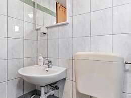 Beautiful Apartment in Jasenice Near Sea