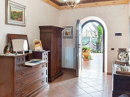 Fascinating Apartment in Tagliacozzo With Garden