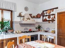 Villa in Tagliacozzo With Pool