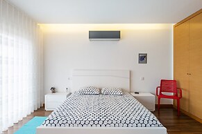 Attractive Villa in Salir Do Porto