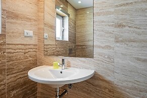 Attractive Villa in Salir Do Porto