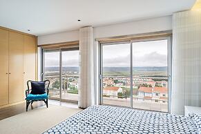 Attractive Villa in Salir Do Porto