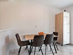 Homely Apartment in Vir With Balcony