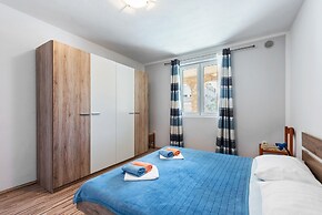 Homely Apartment in Vir With Balcony