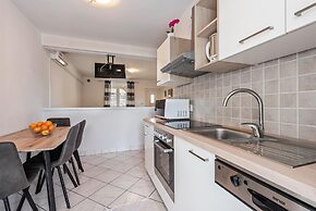 Homely Apartment in Vir With Balcony