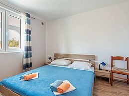Homely Apartment in Vir With Balcony