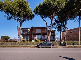 Belvilla by OYO APT 7 Villa DEI Pini