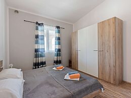 Modern Apartment in Vir With Balcony