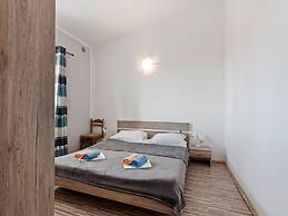 Modern Apartment in Vir With Balcony