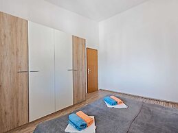 Modern Apartment in Vir With Balcony