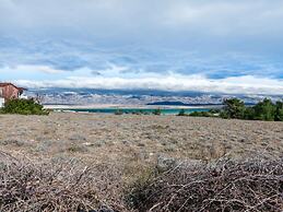 Modern Apartment in Vir With Balcony