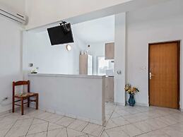 Modern Apartment in Vir With Balcony