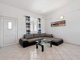 Modern Apartment in Vir With Balcony