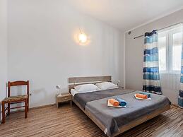 Modern Apartment in Vir With Balcony