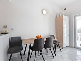 Modern Apartment in Vir With Balcony