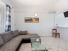 Modern Apartment in Vir With Balcony