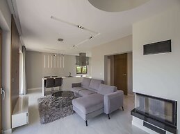 Spacious Villa in Cisownica With Terrace