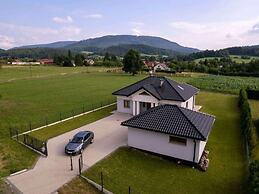 Spacious Villa in Cisownica With Terrace