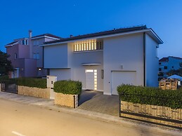 Seaside Villa in Zadar With Swimming Pool