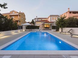 Seaside Villa in Zadar With Swimming Pool