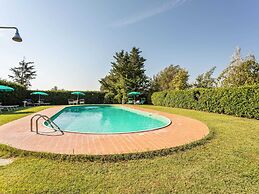 Tuscan Retreat by Lake Trasimeno