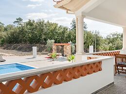 Modern Holiday Home in Lisbon With Private Pool & Jacuzzi! Ncasa Aurél
