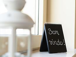 Modern Holiday Home in Lisbon With Private Pool & Jacuzzi! Ncasa Aurél