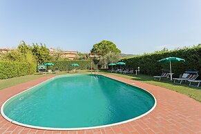 Apartment With Swimming Pool Near Lake Trasimeno