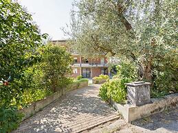 Apartment With Swimming Pool Near Lake Trasimeno