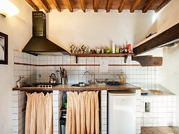 Belvilla by OYO Cozy Holiday Home With BBQ