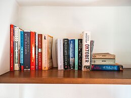 Belvilla by OYO Cozy Holiday Home With BBQ