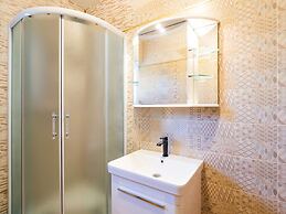 Delightful Apartment in Vir With Garden