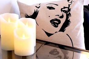 SHIGUWA ONNA Mishuku Onna 1F