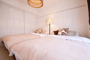 SHIGUWA ONNA Mishuku Onna 1F