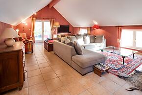 Luxury Pool Villa in Sosoye