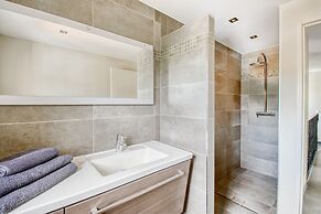 Villa in Le Plan-de-la-tour With Pool