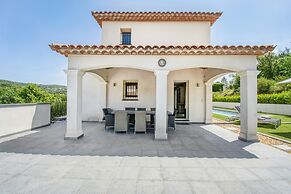 Villa in Le Plan-de-la-tour With Pool