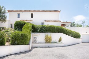 Villa in Le Plan-de-la-tour With Pool