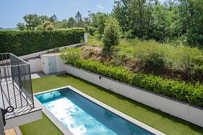 Villa in Le Plan-de-la-tour With Pool
