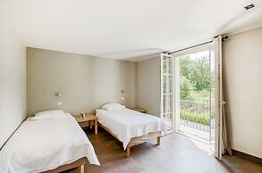 Villa in Le Plan-de-la-tour With Pool