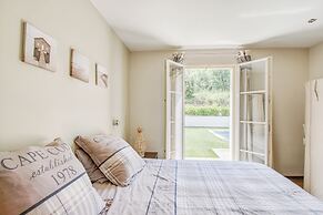 Villa in Le Plan-de-la-tour With Pool