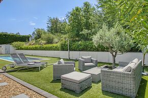 Villa in Le Plan-de-la-tour With Pool