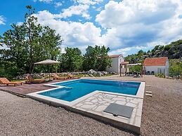 Bonaventura - Countryside Villa near Split with Private Pool