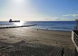 Breskens Haven: Relax, Explore & Dine